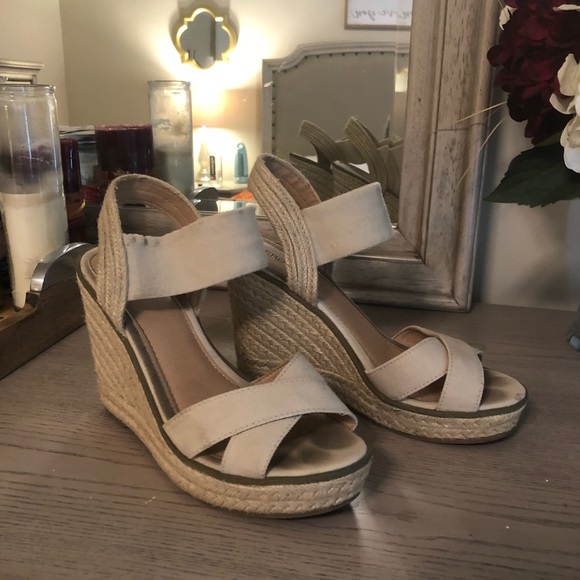 Tan espadrille wedges - Picture 4 of 4